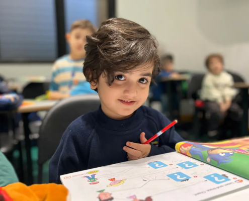 زبان آموز خردسال مرکز زبان دیپلما شعبه نوجوان