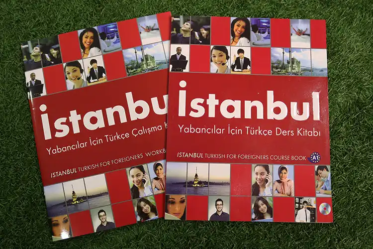 کتاب Istanbul منبع آموزش زبان ترکی استانبولی در دیپلما