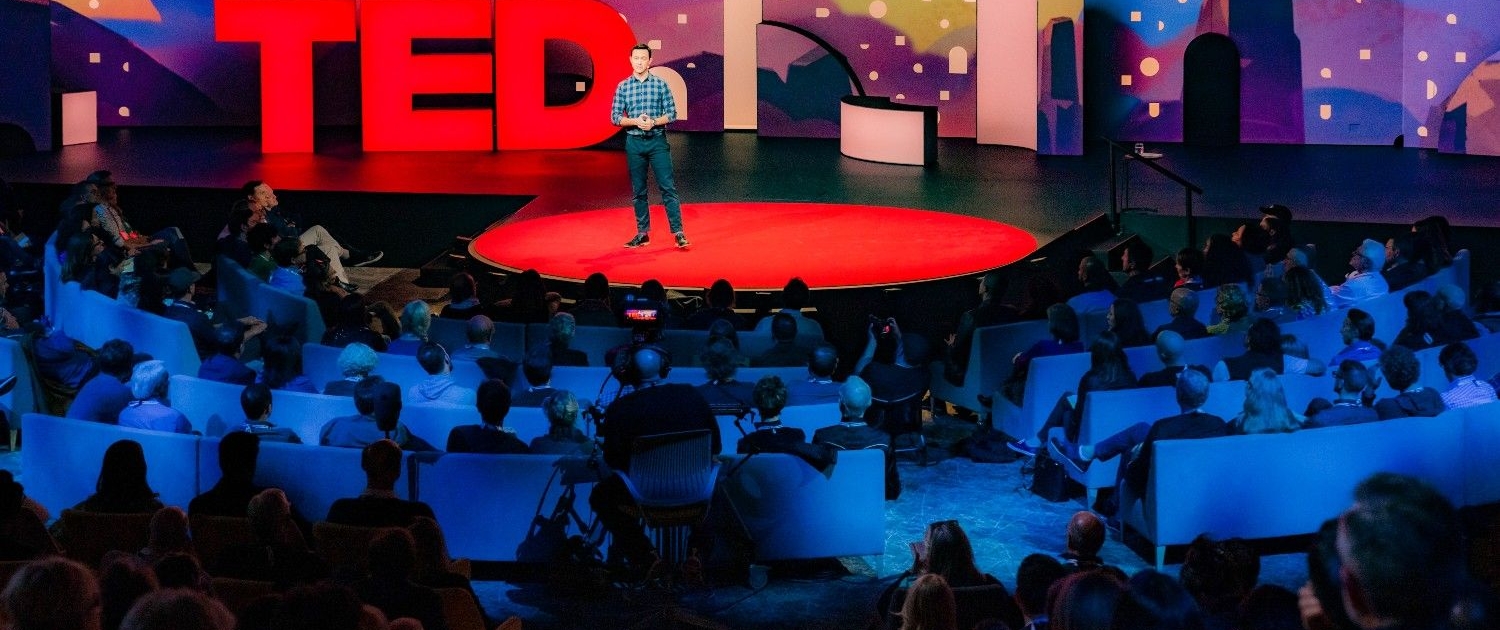 سخنرانی TED برای بهبود مهارت لیسنینگ